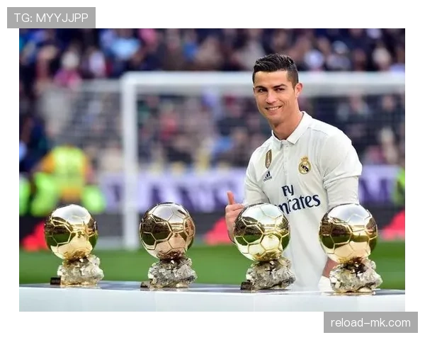 中超新赛季火热启幕,球迷热情高涨共盼球队稳健启航 中超新赛季火热启幕,球迷热情高涨共盼球队稳健启航