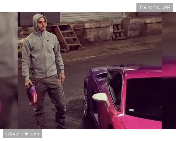 伊布退役后天天开超跑接送孩子上学，邻居以为他中了彩票